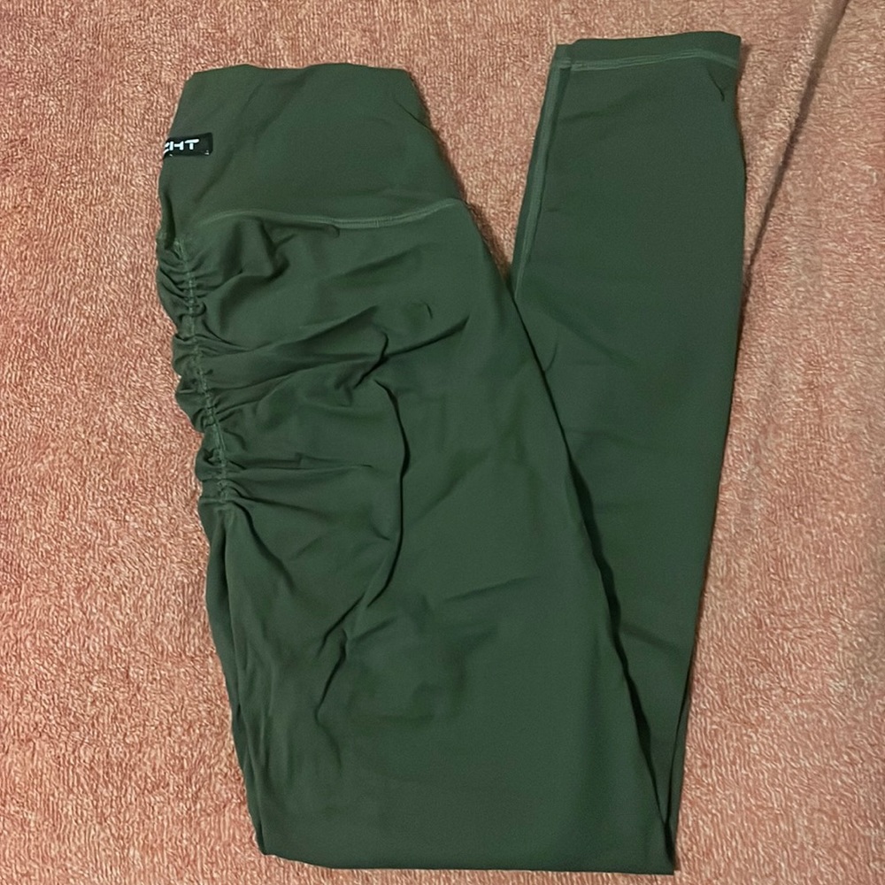 Barely used, selling to clear out wardrobe, scrunch accentuates glutes